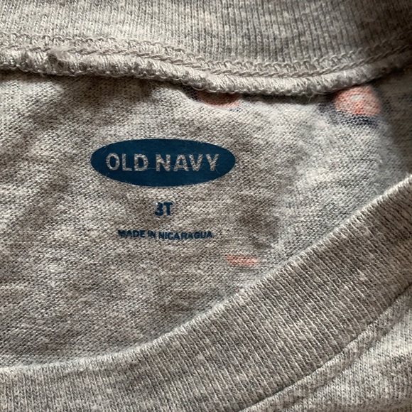 Old Navy toddler t-shirt - Picture 2 of 3